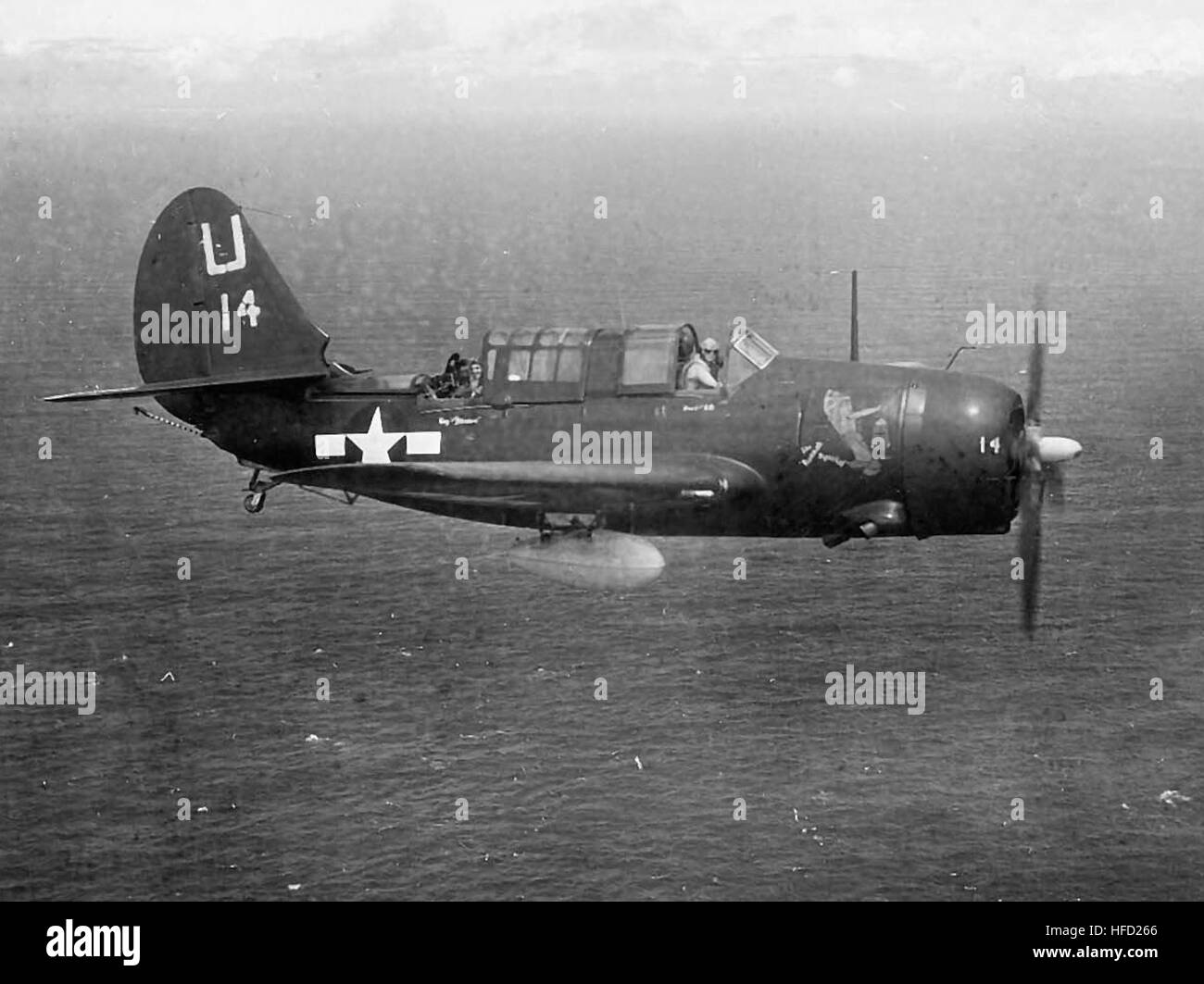 F 2 c. Sb2c Helldiver. Curtiss sb2c-4 Helldiver. Самолёт sb2c. Хеллдайвер самолет.