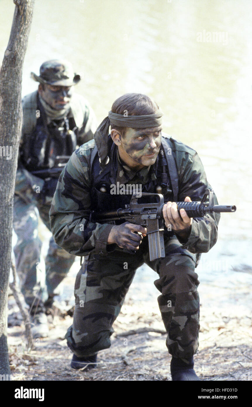 Team members conduct exercise hi-res stock photography and images - Alamy