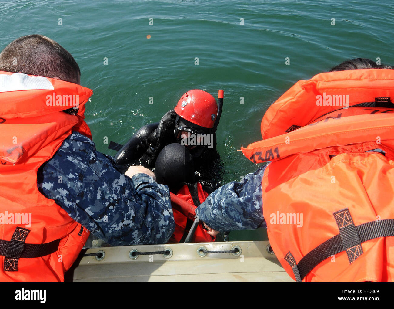 Aviation Boatswain's Mate (Equipment) 3rd Class Chester Sutton, from Columbia, Mo., assigned to