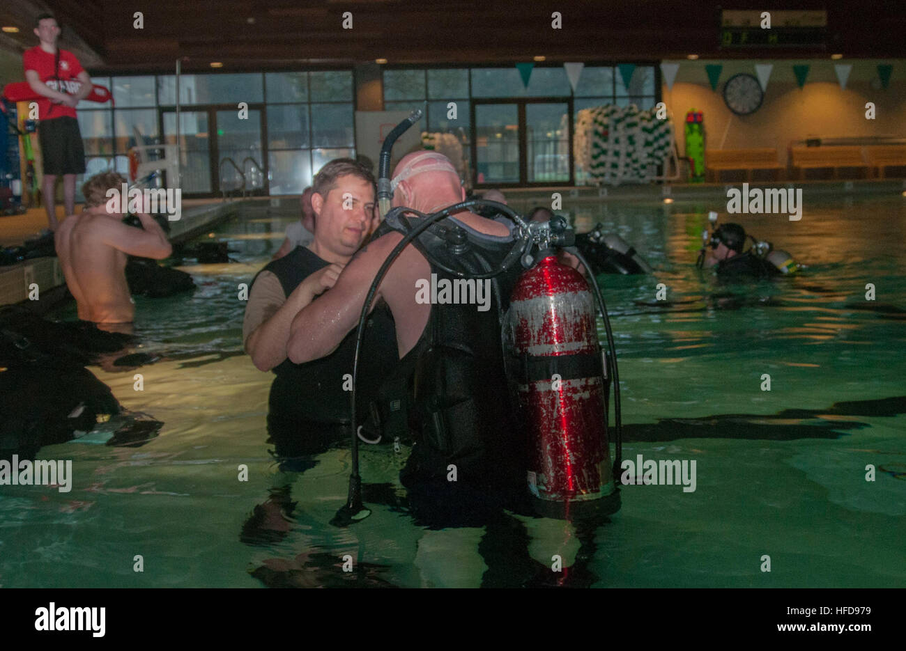 Sailors don scuba gear during HeartbeatServing Wounded Warriors