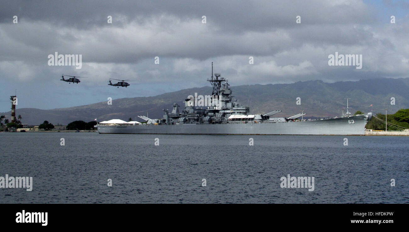 Two helicopters from helicopter hi-res stock photography and images - Alamy