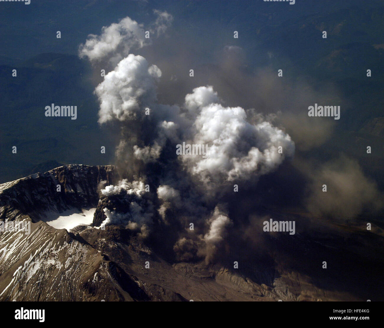 Mount st helens volcanic ash 1980 hi-res stock photography and images ...