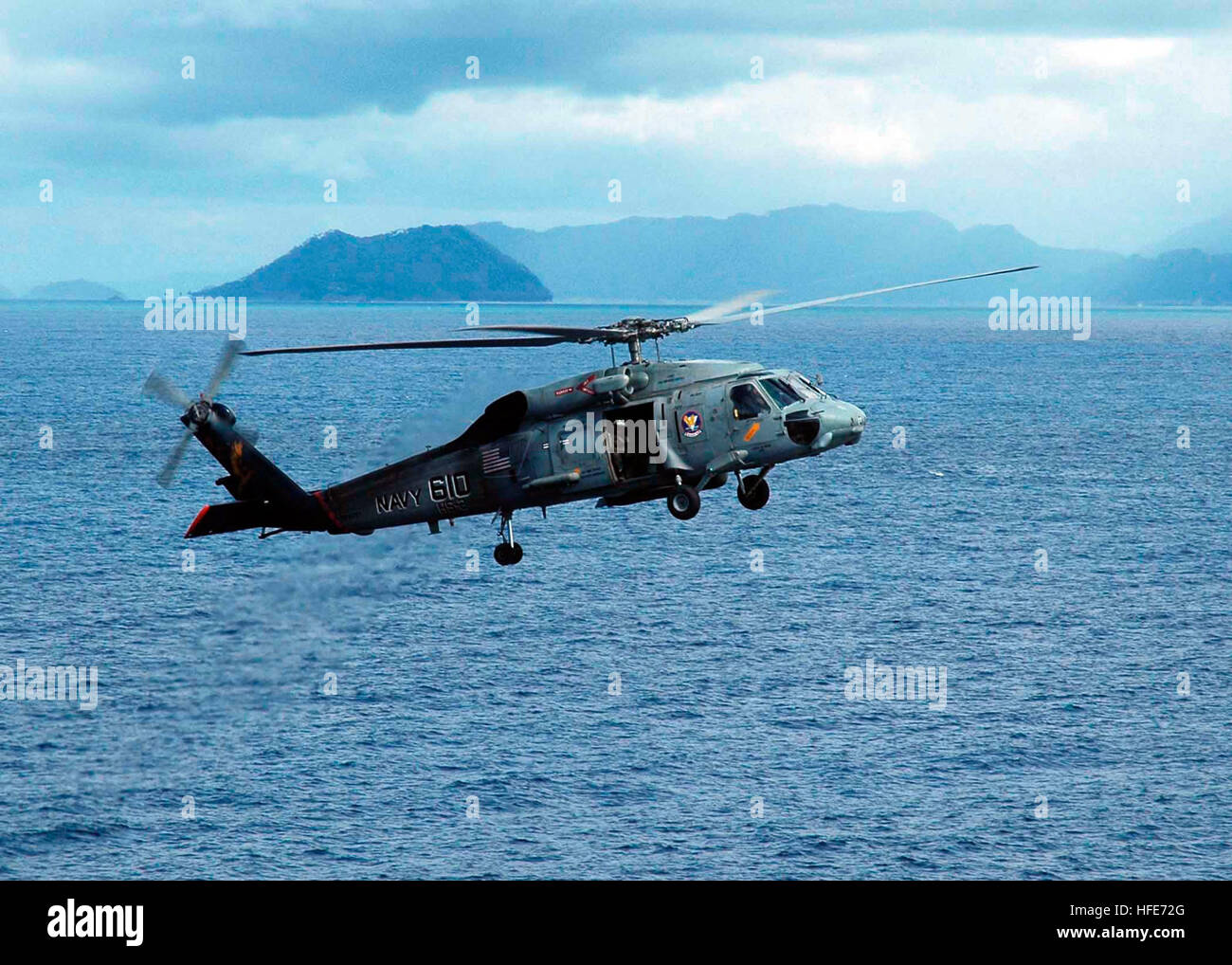 Helicopters pick up water from hires stock photography and images Alamy