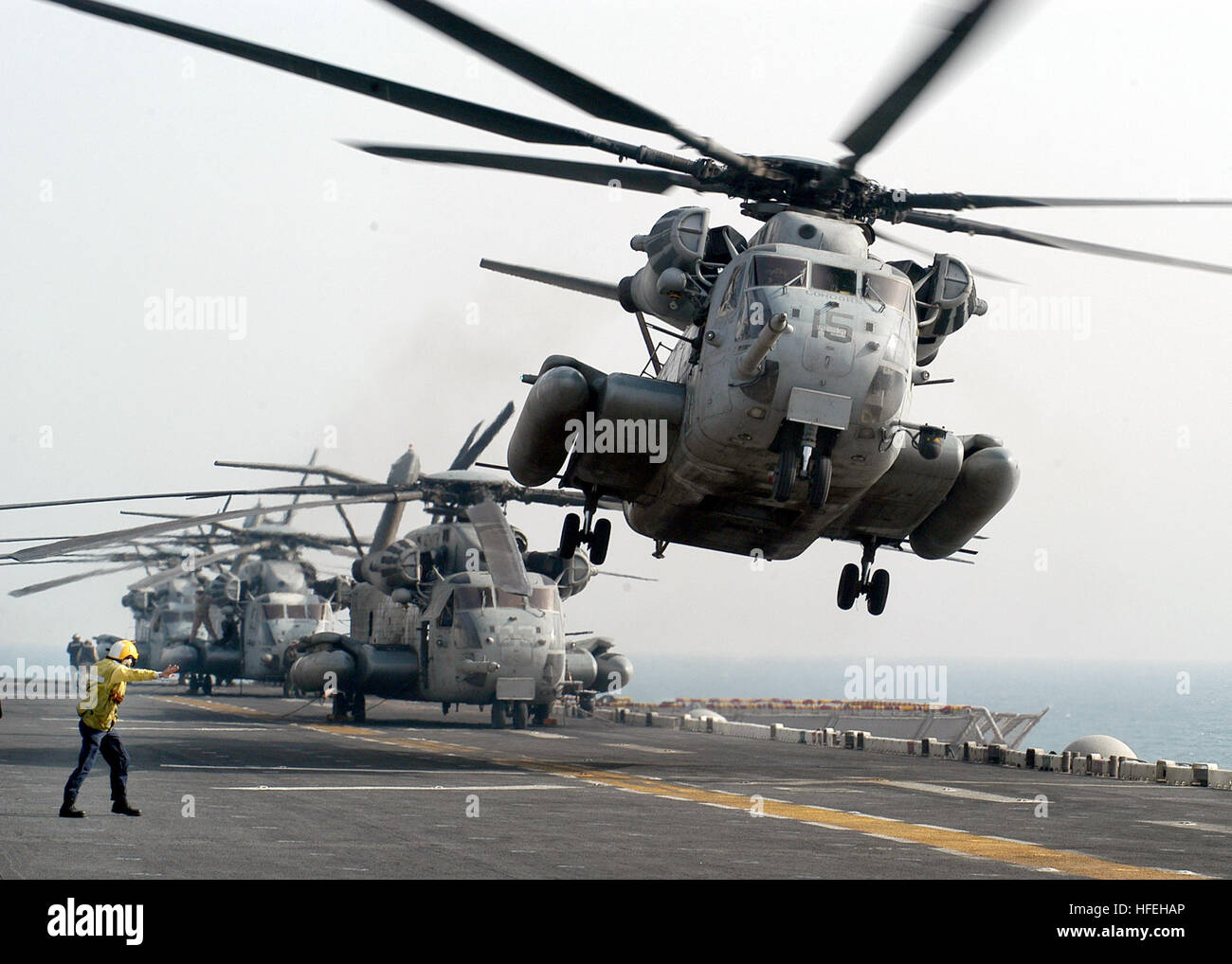 Operation Stallion Operation iraqi freedom 2003 marines hi-res stock photography and ...