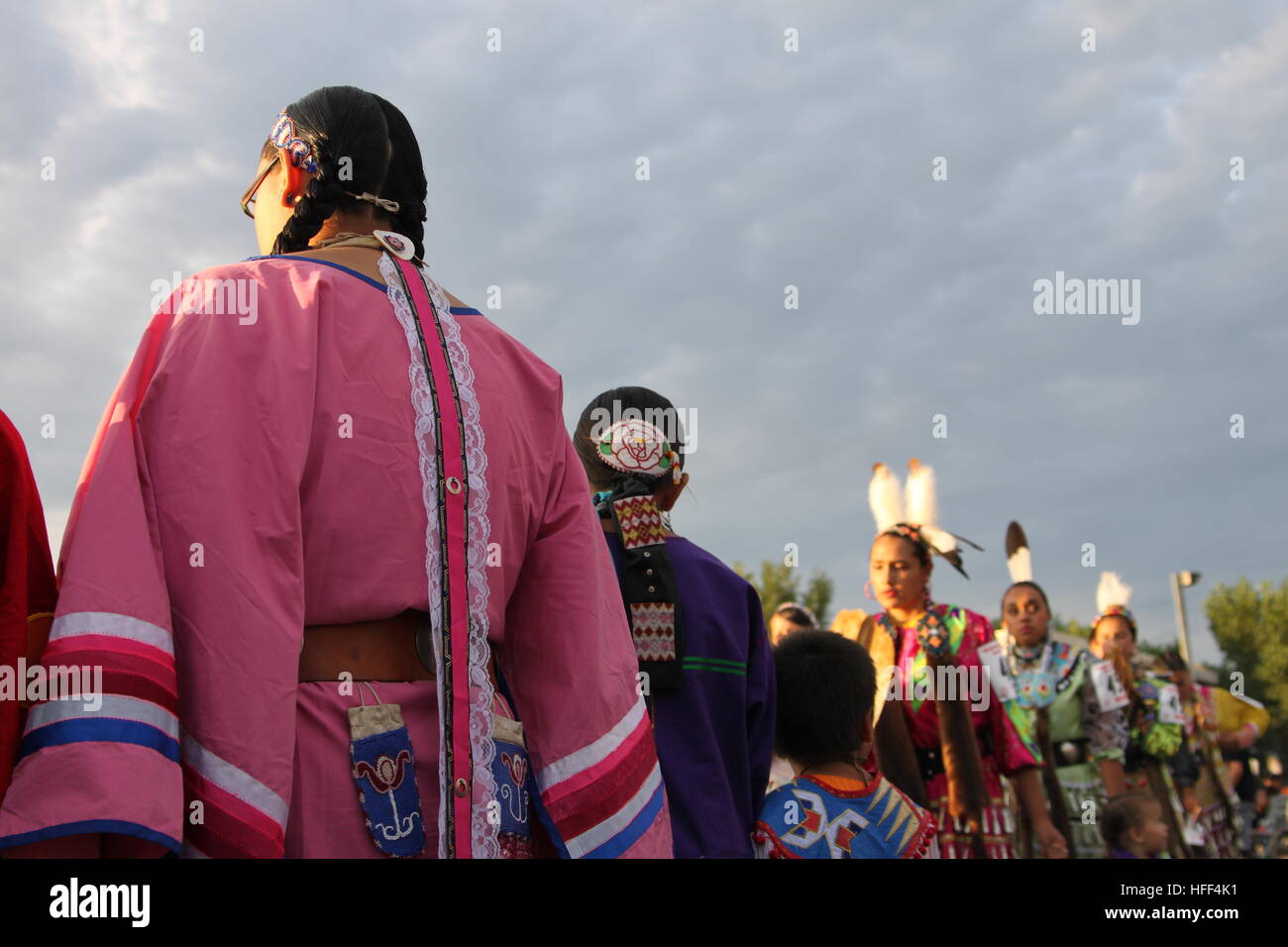 Native american war dance hi-res stock photography and images - Alamy