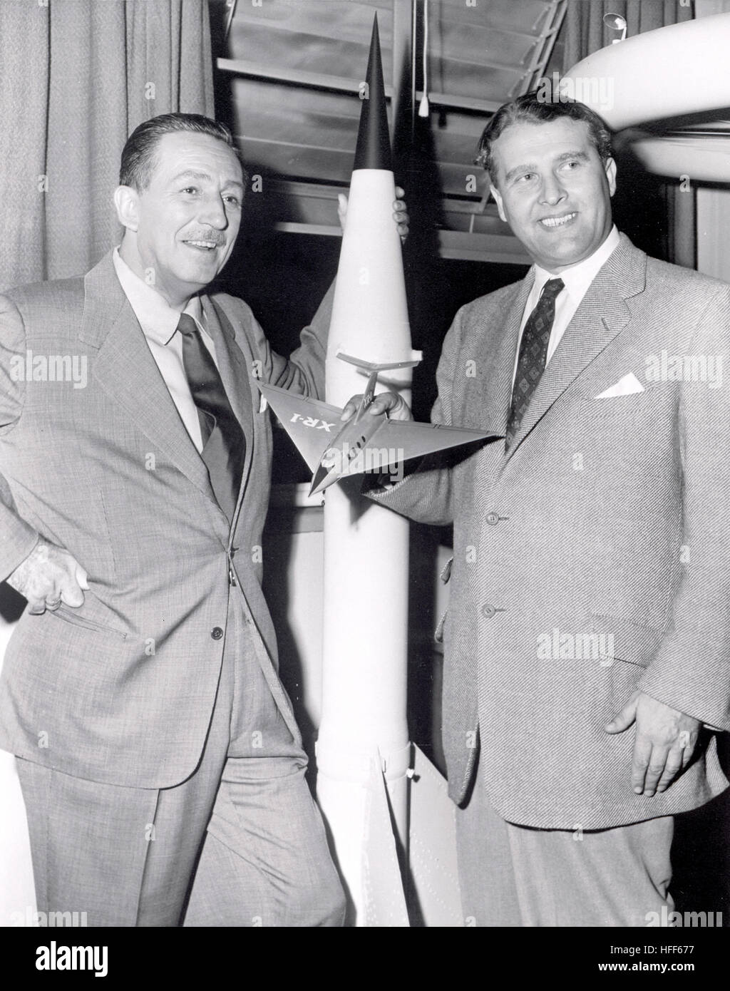 WALT DISNEY AND DR. WERNER VON BRAUN, 1954 Walt Disney and Dr. Wernher von Braun  000060 Stock Photo
