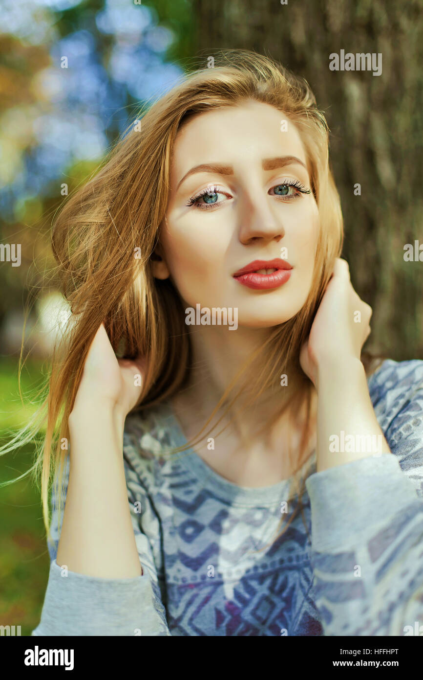Girl blonde hair blue eyes hi-res stock photography and images - Alamy
