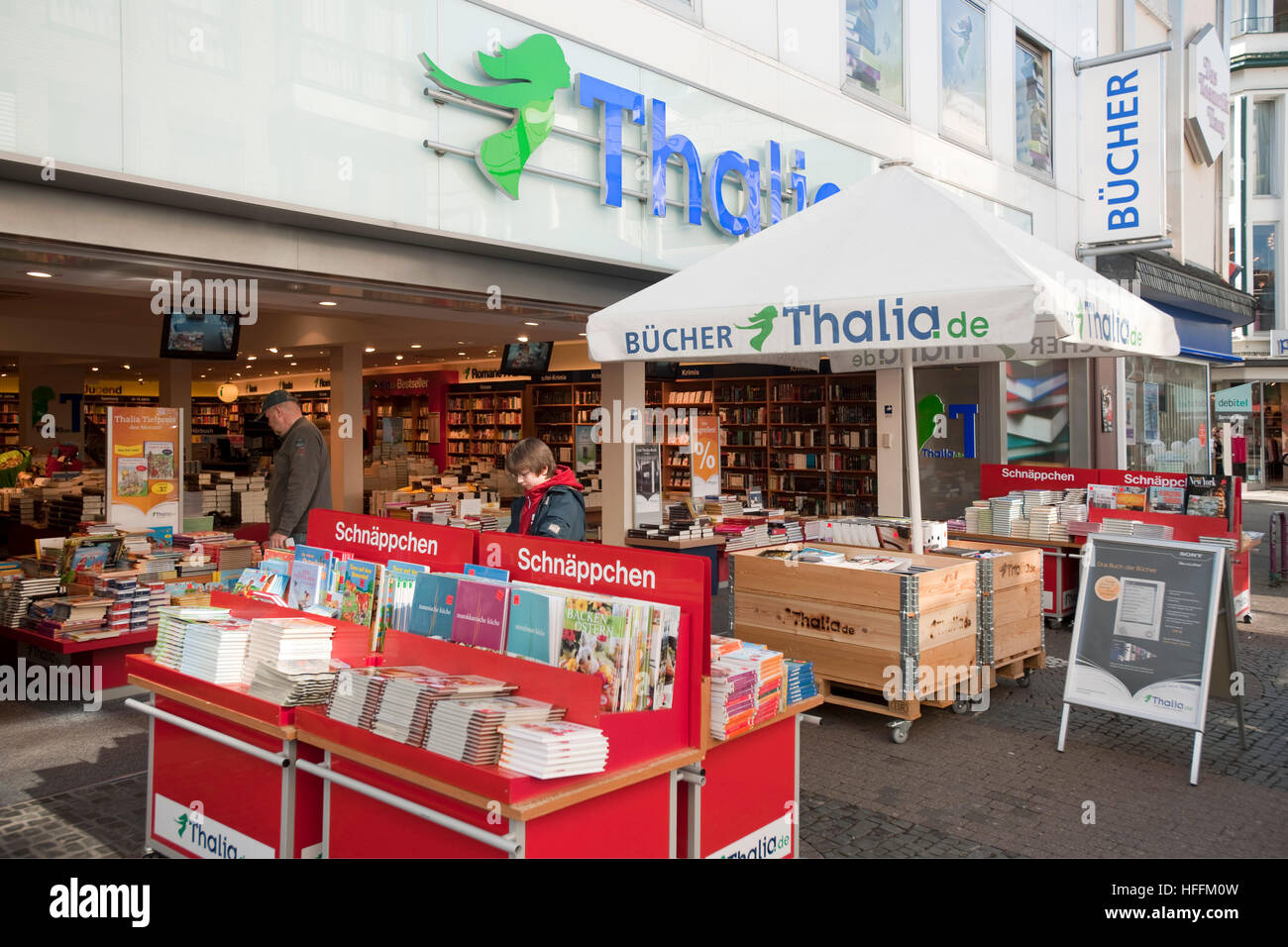 Deutschland, Nordrhein-Westfalen, Euskirchen, Thalia-Buchhandlung in der Fussgängerzone Neustrasse Stock Photo