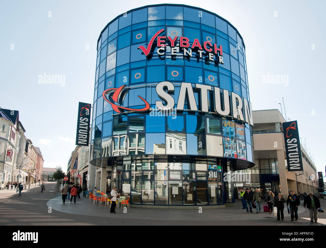 Deutschland, Nordrhein-Westfalen, Euskirchen, Saturn im Veybachcenter ...