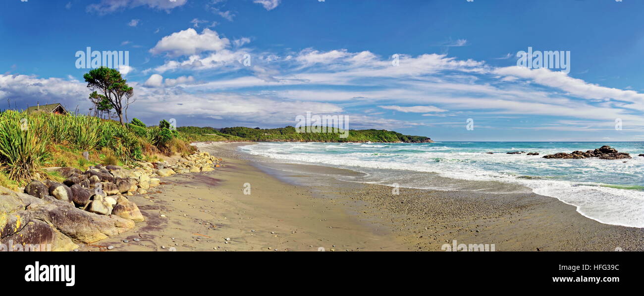 Idyllic sandy beach, Beach Road in Charleston, seaside, west coast