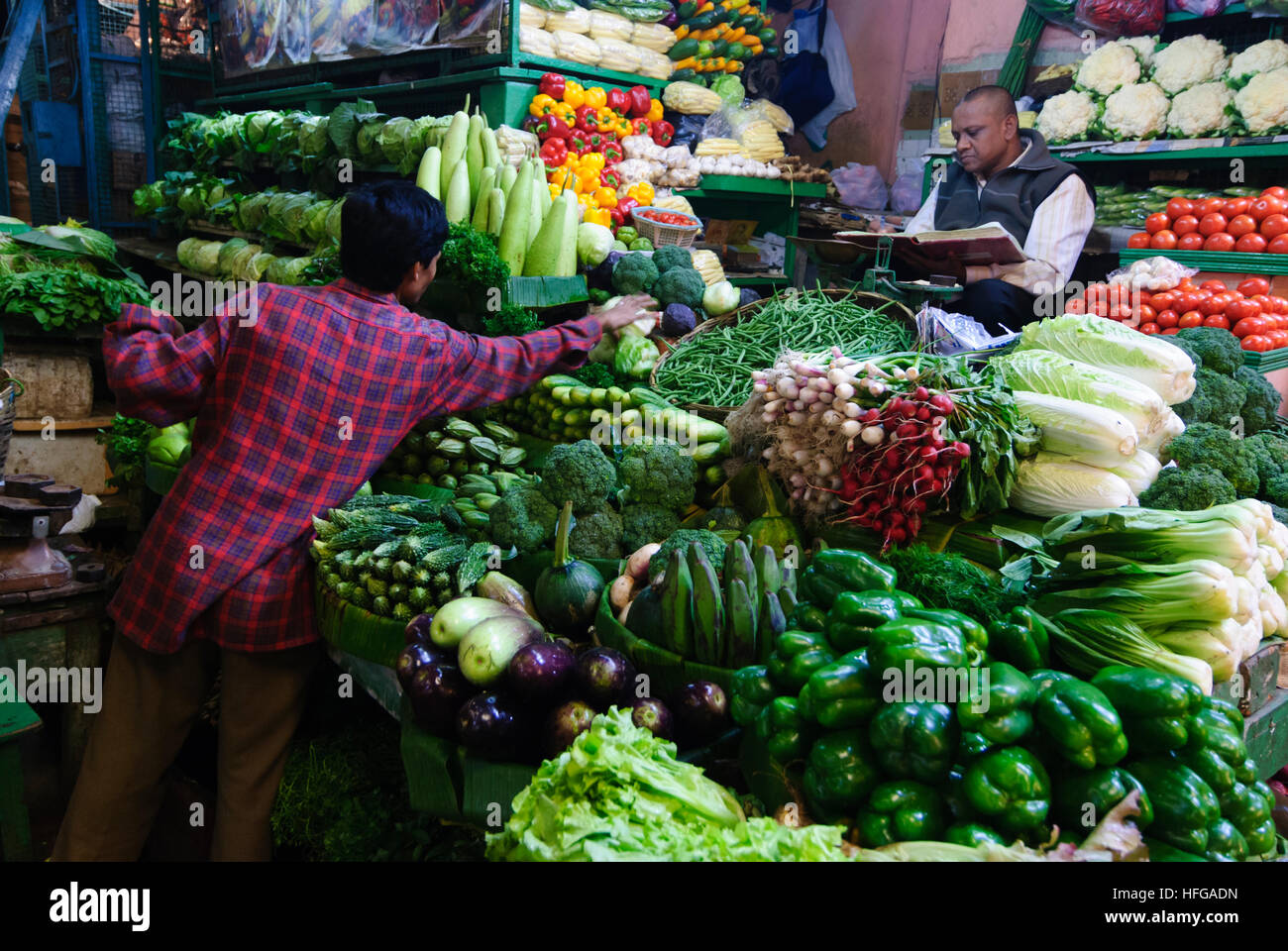 Kolkata (Calcutta, Kalkutta) Vegetable stand in the Hogg market, West