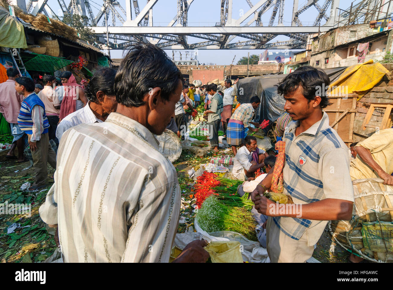 Kolkata (Calcutta, Kalkutta) Flower Market at the Rabindra Setu