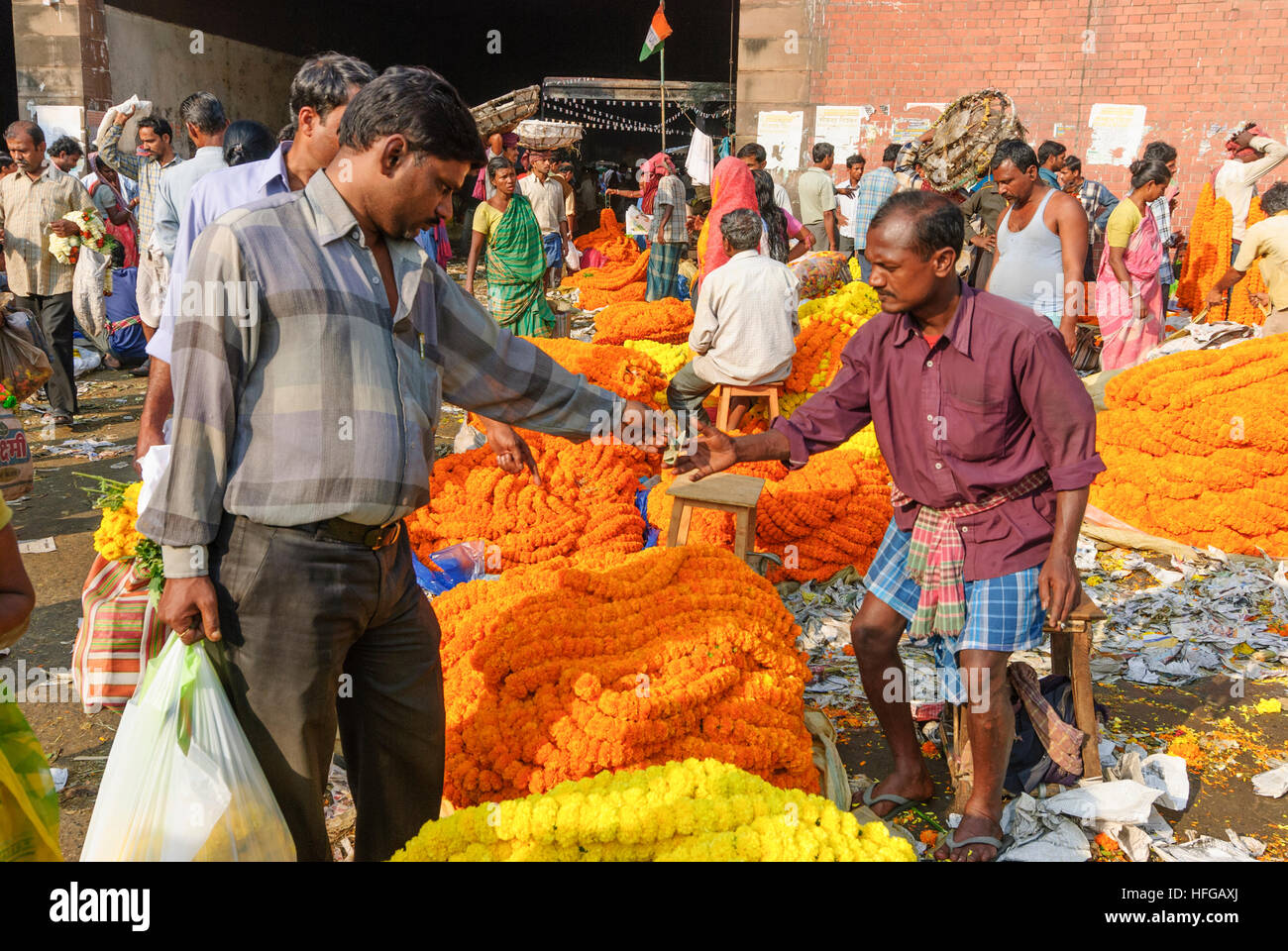 Kolkata (Calcutta, Kalkutta) Flower Market at the Rabindra Setu
