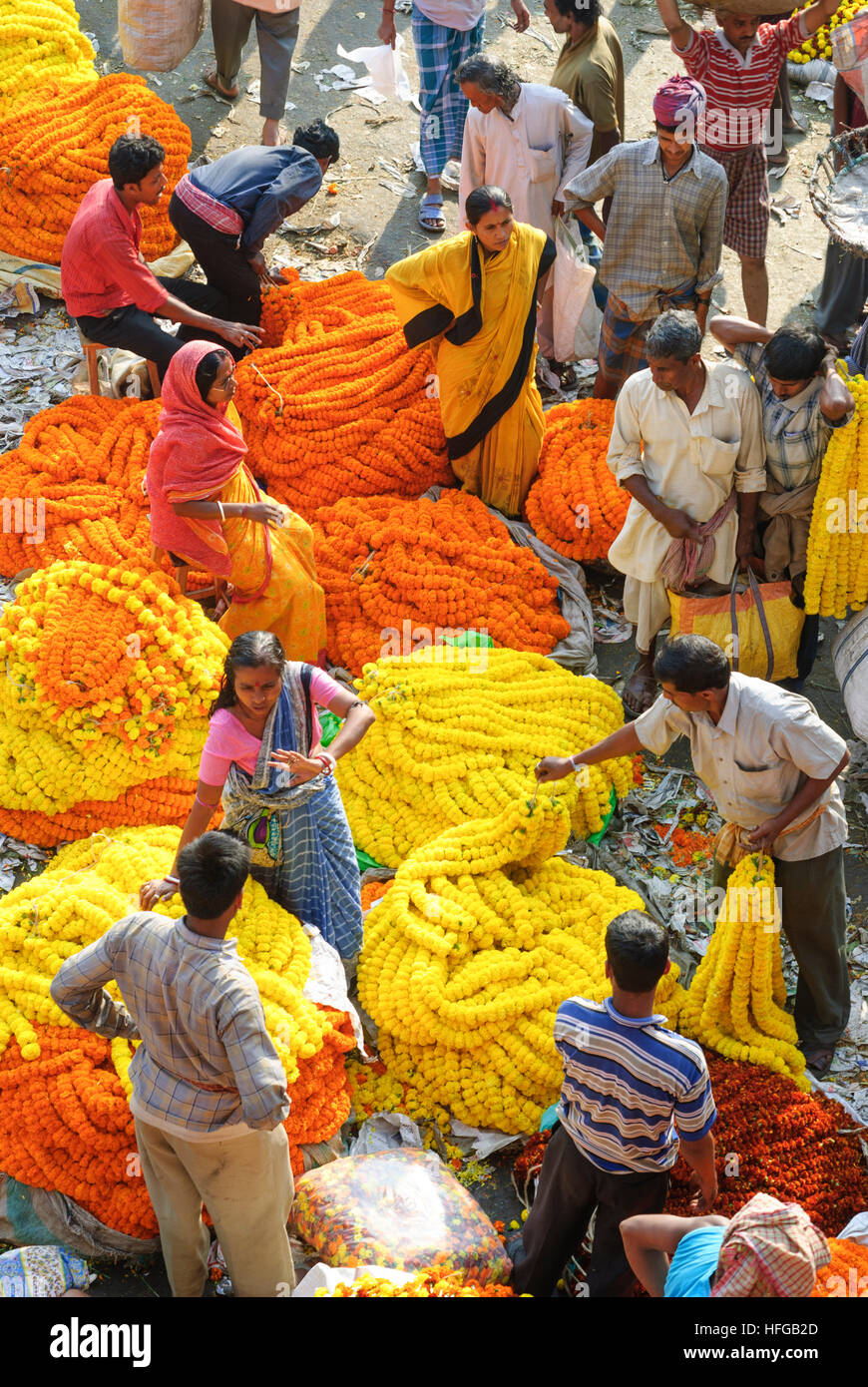 Kolkata (Calcutta, Kalkutta) Flower Market at the Rabindra Setu