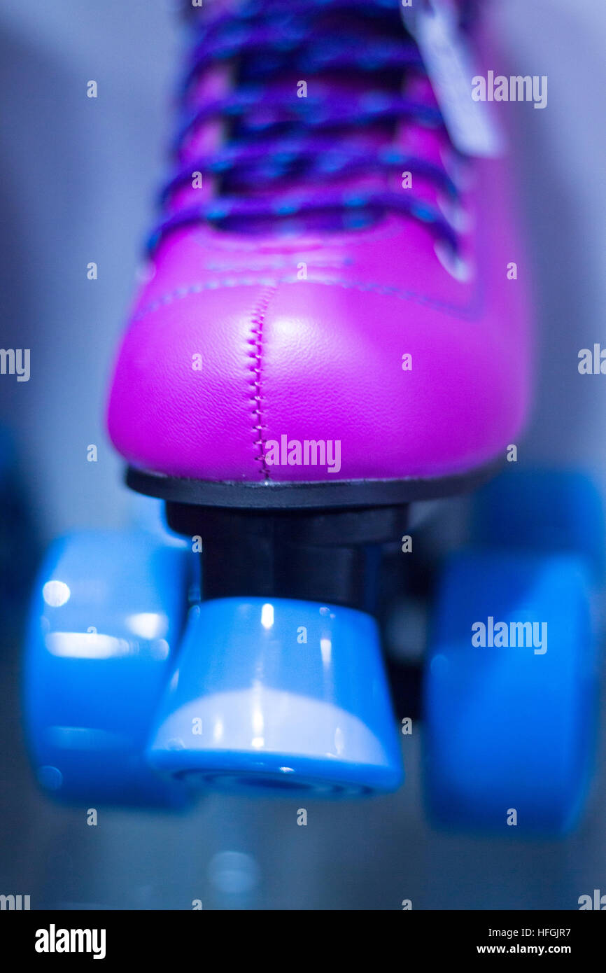 Kids with rollerskates hires stock photography and images Alamy