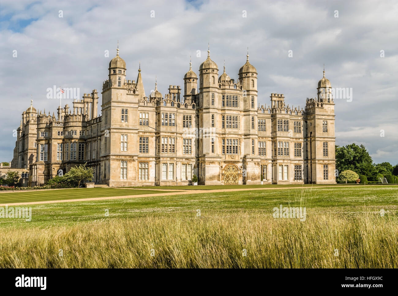 Burghley House A Grand 16th Century English Country House Near The Town Of Stamford In Lincolnshire England Stock Photo Alamy Burghley House A Grand 16th Century English Country House Near The Town Of Stamford In Lincolnshire England Stock Photo Alamy