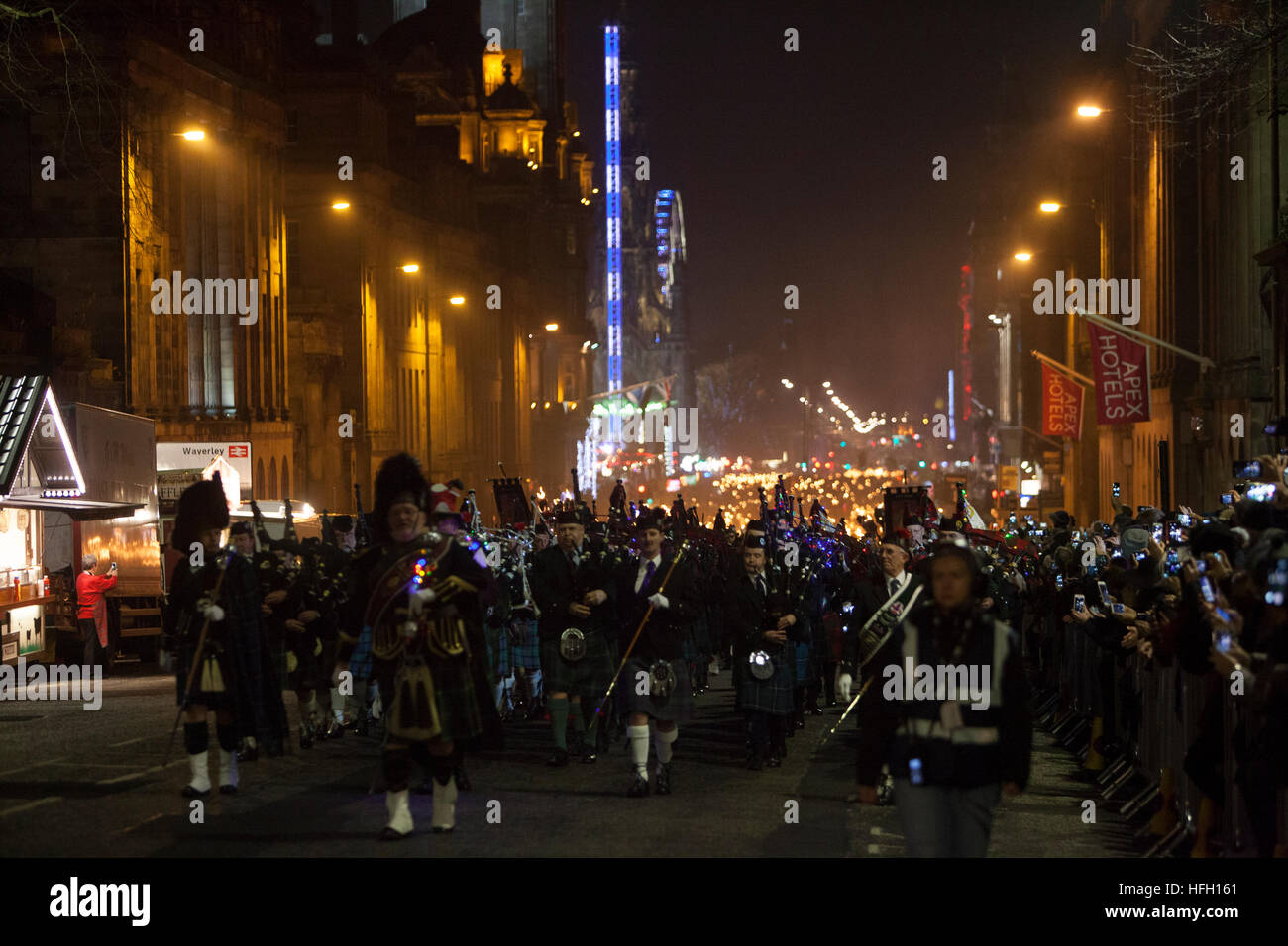 Edinburgh, Scotland. UK. 30th December. Edinburgh Hogmanay The Torchlight Procession. Pako Mera/Alamy Live News Stock Photo