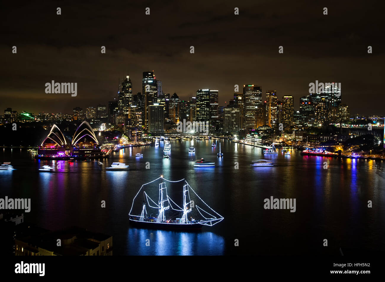 Sydney, Australia. 31st Dec, 2016. Boats and ships sailing around Circular Quay during the New Year's Eve celebrations. Credit: Nick Williamson/Alamy Live News Stock Photo