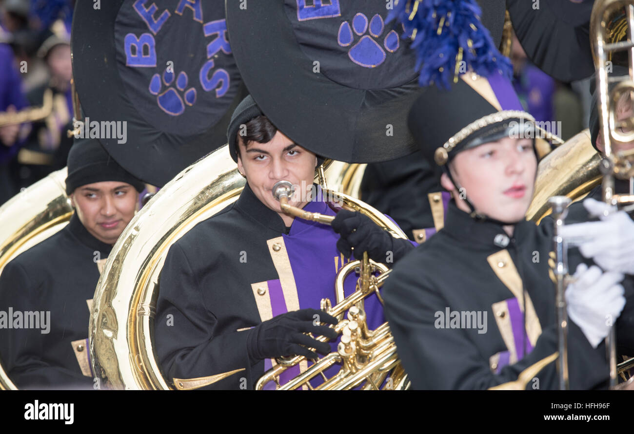 London, UK. 1st January 2017. Winter Springs Marching band from Florida, USA, at the London New Year Parade © Ian Davidson/Alamy Live News Stock Photo