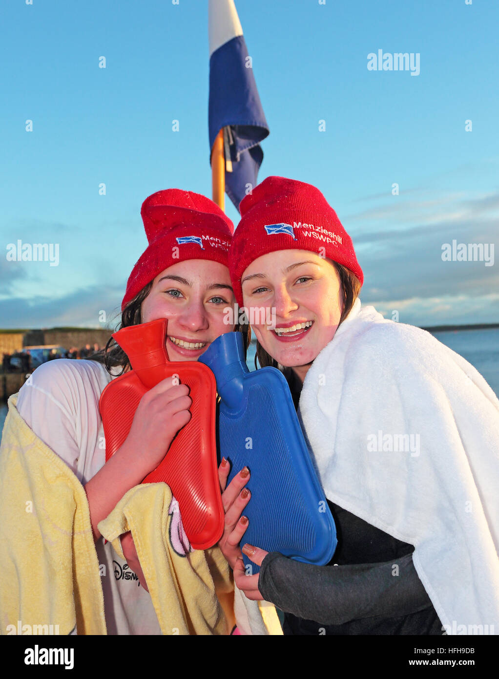 New Years Day 'Dook' Broughty Ferry, Dundee, UK. 1st Jan, 2017. swimmers in fancy dress prepare to jump into freezing waters of The River Tay © Derek Allan/Alamy Live News Stock Photo