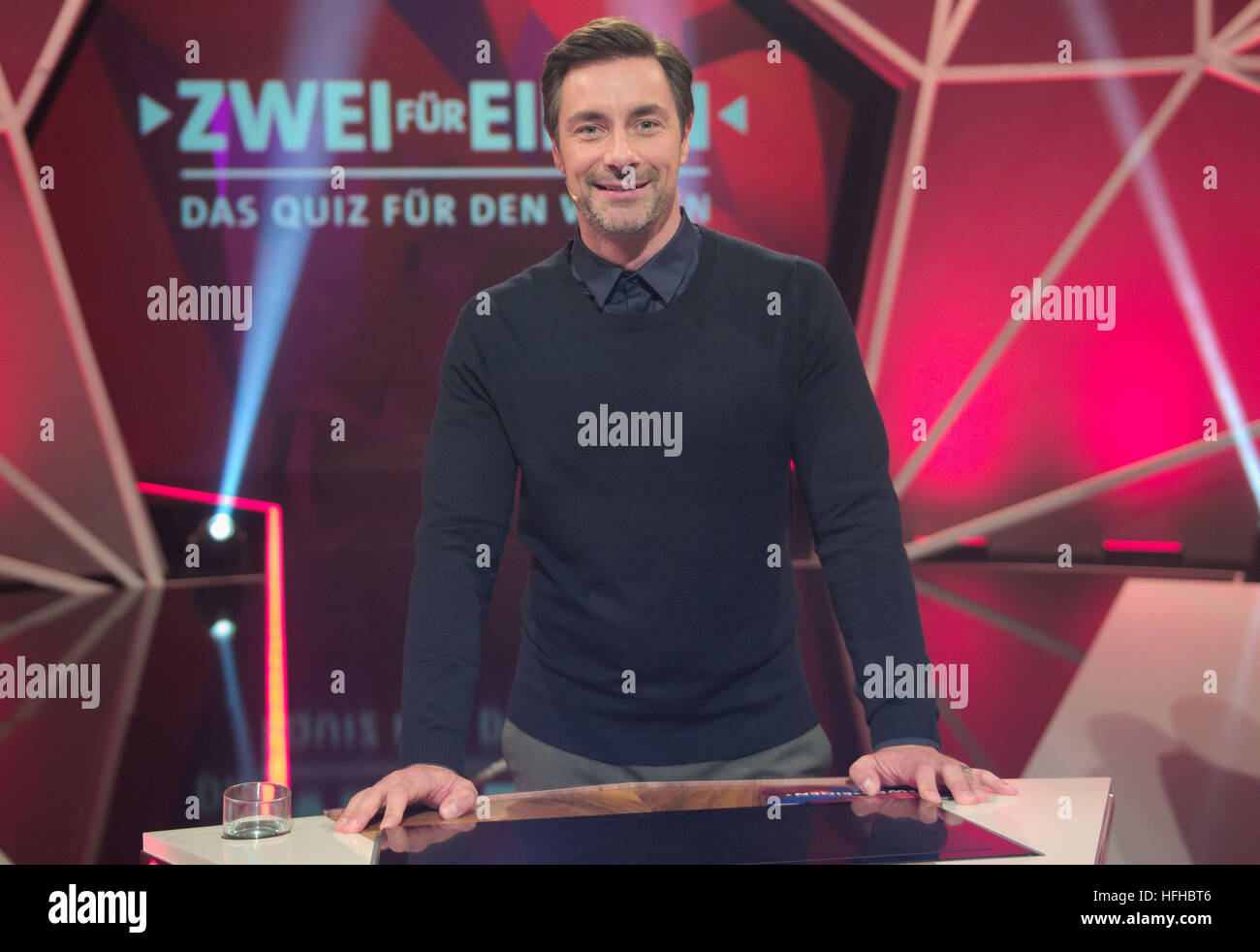 Cologne, Germany. 12th Dec, 2016. German TV presenter Marco Schreyl during filming in a studio in Cologne, Germany, 12 December 2016. The first episode of the new TV show 'Zwei fuer Eins' ('Two for One') will be aired on the 04.01.17. Photo: Henning Kaiser/dpa/Alamy Live News Stock Photo
