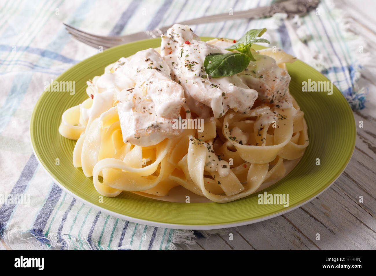 Fettuccine chicken alfredo hires stock photography and images Alamy