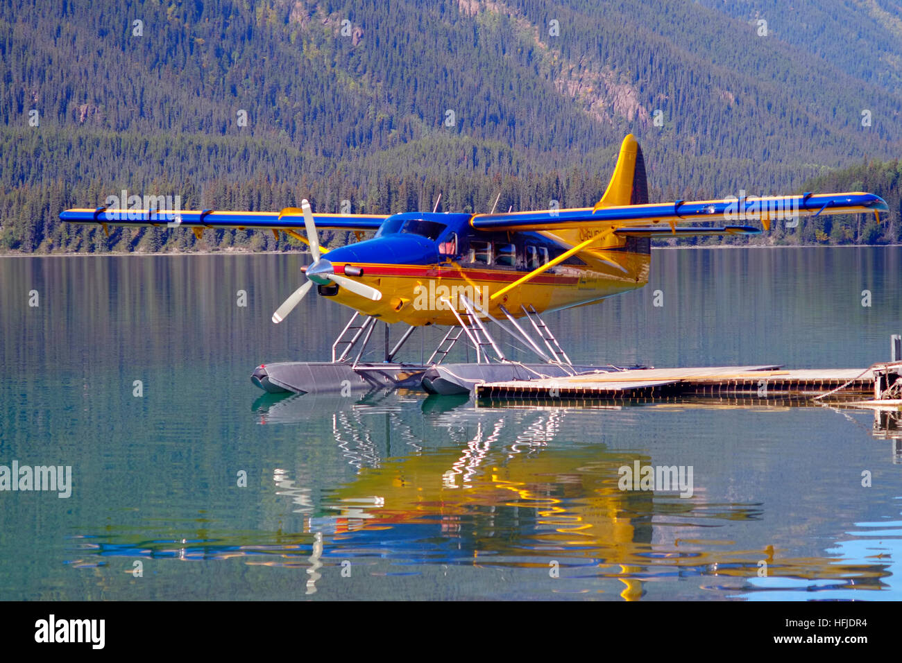 Floatplane hi-res stock photography and images - Alamy