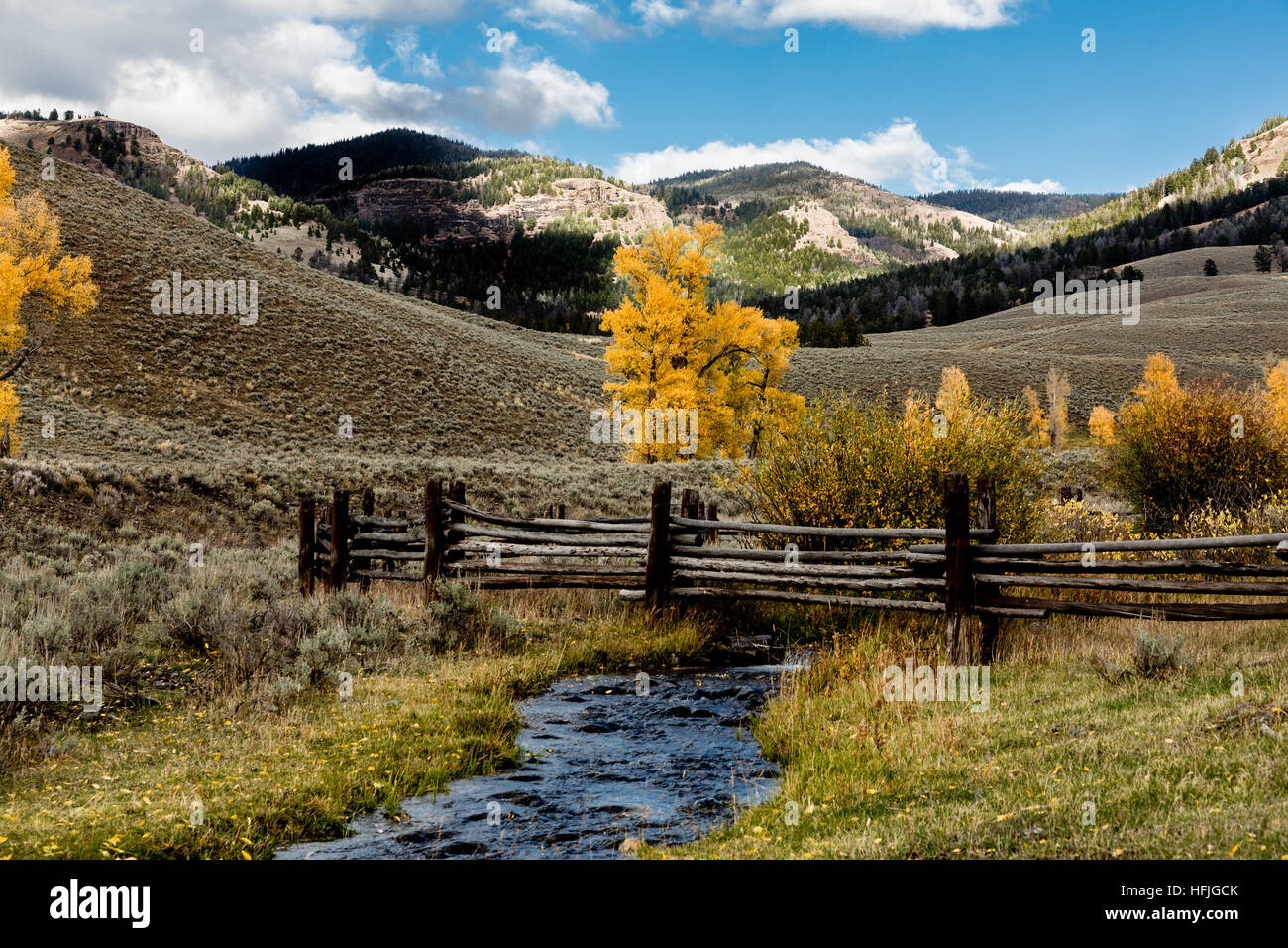 East entrance yellowstone park hires stock photography and images Alamy