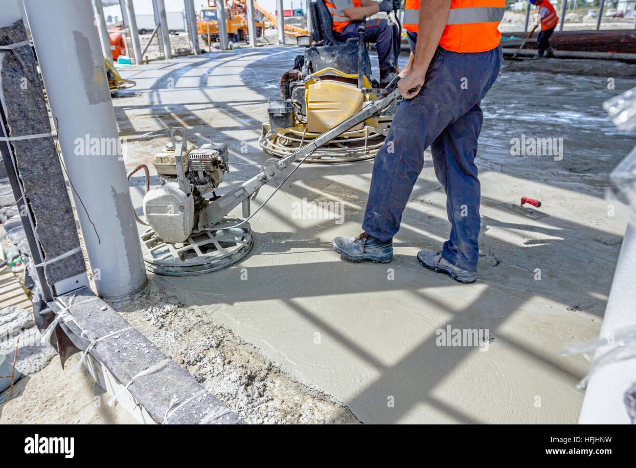 Self leveling power trowel machine, sander, for smoothing surface to