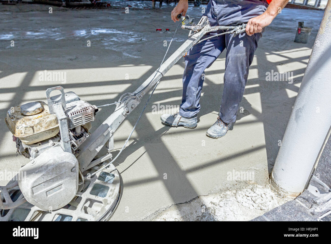 Self leveling power trowel machine, sander, for smoothing surface to