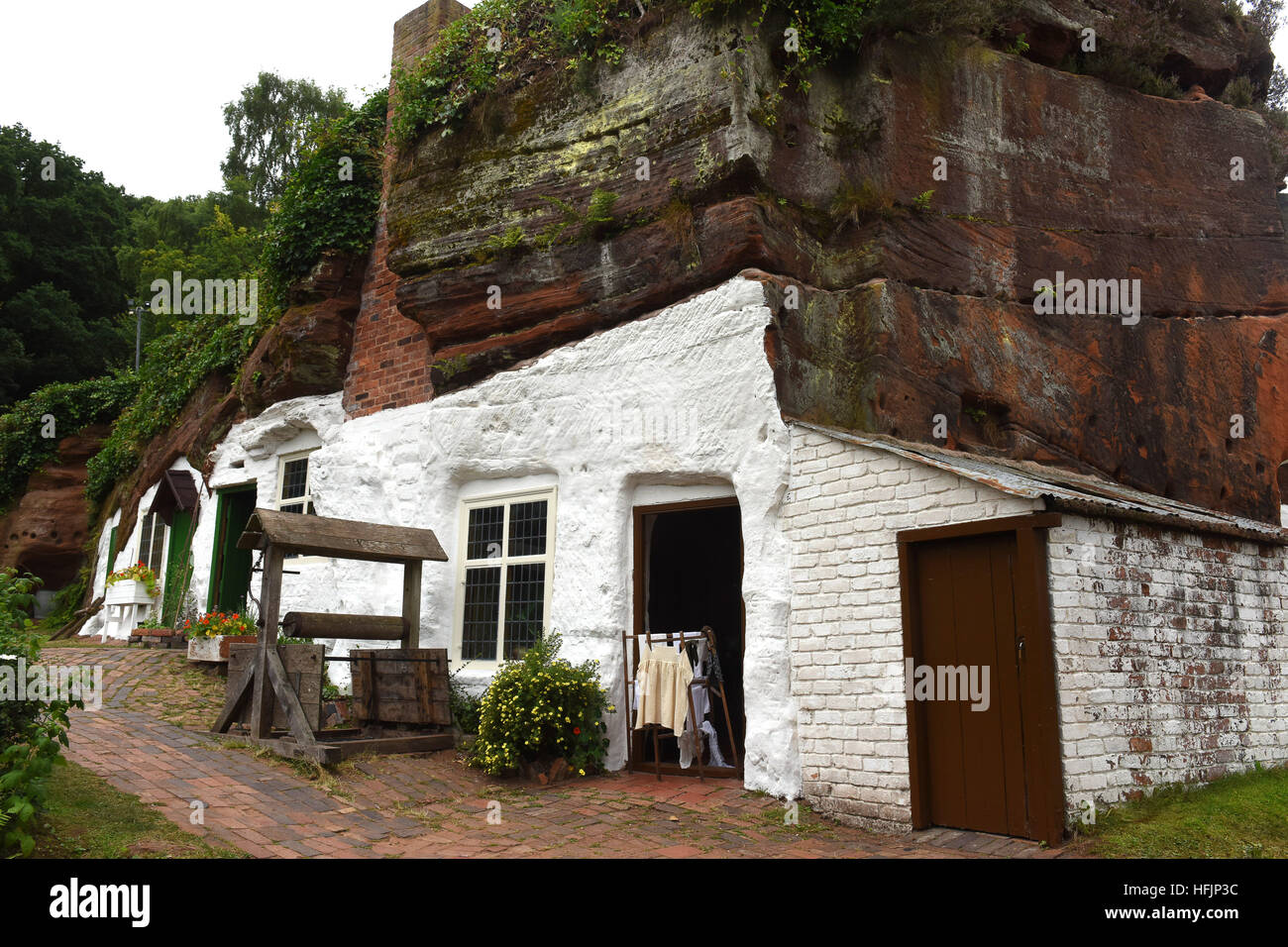 Sandstone cave caves uk hires stock photography and images Alamy