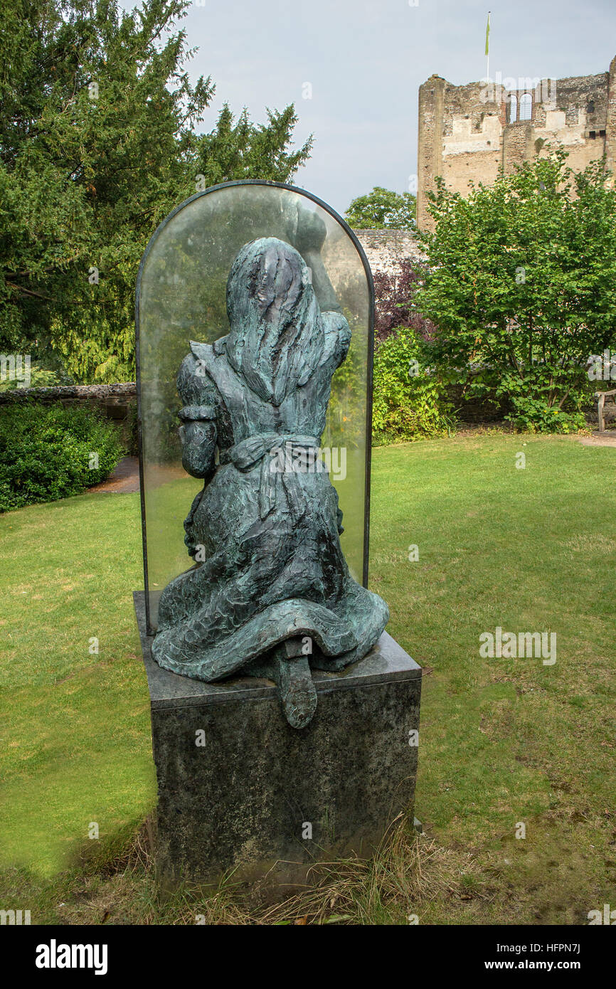 Statue of alice through the looking glass hi-res stock photography and ...