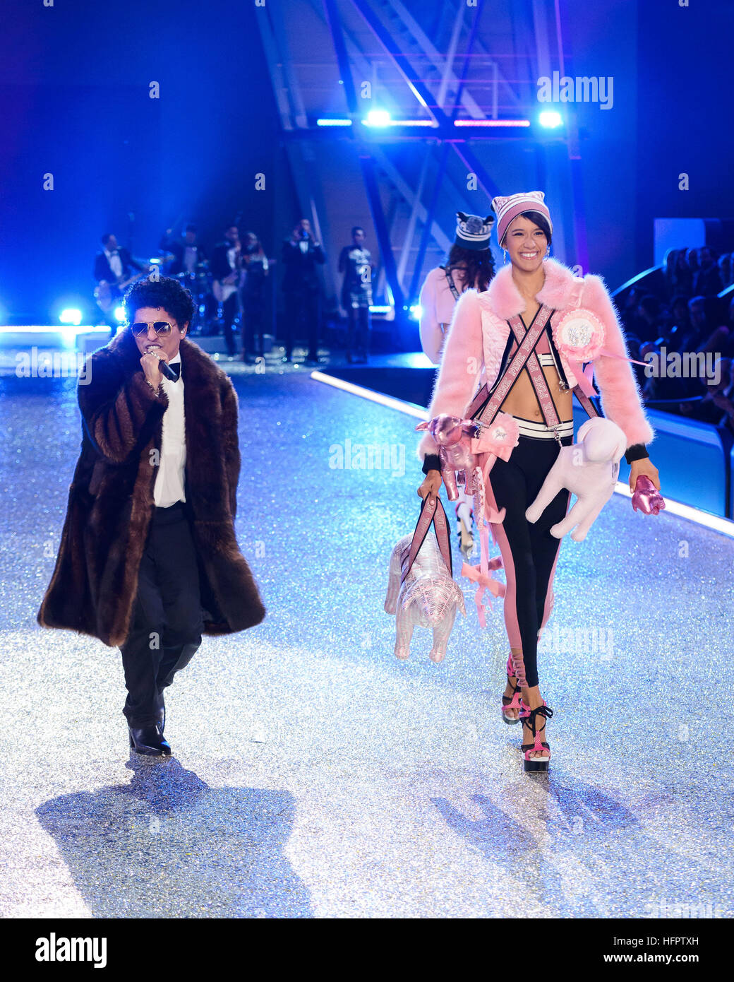 2016 Victoria s Secret Fashion Show at the Grand Palais Featuring