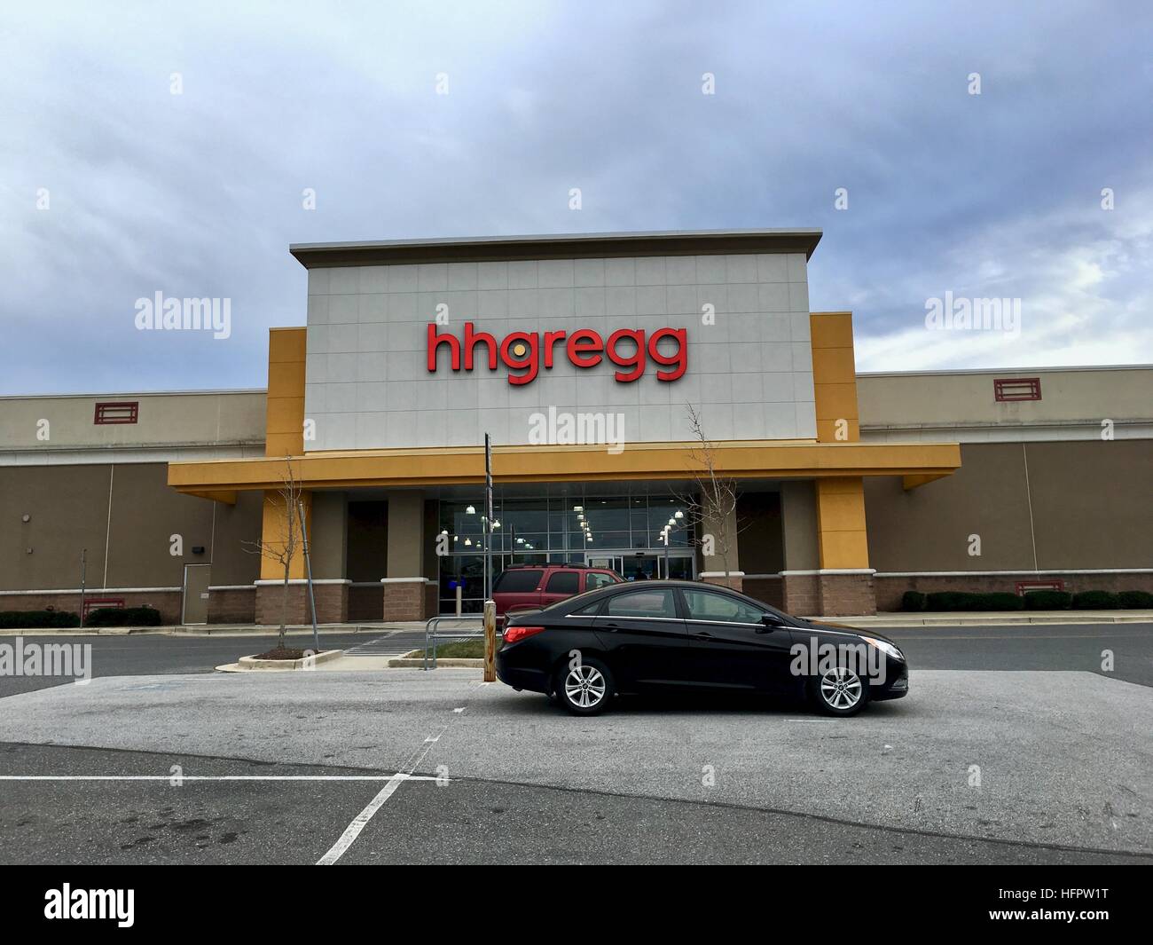 Hanover Usa December 28 2016 An Hhgregg Furniture Store Stock