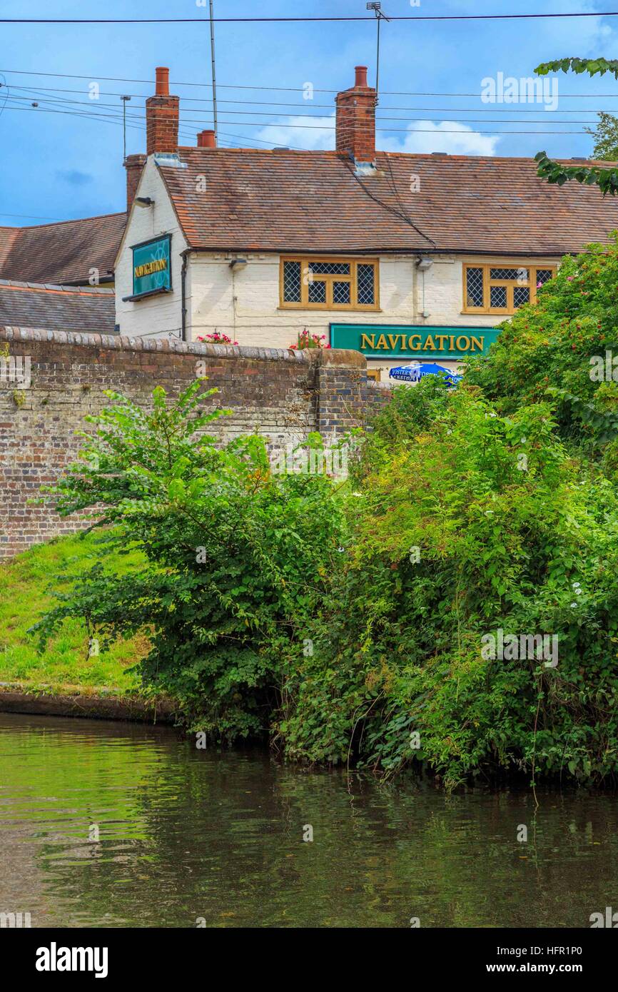 The Navigation Inn on the Staffordshire & Worcestershire Canal in Kingswinford Stock Photo Alamy
