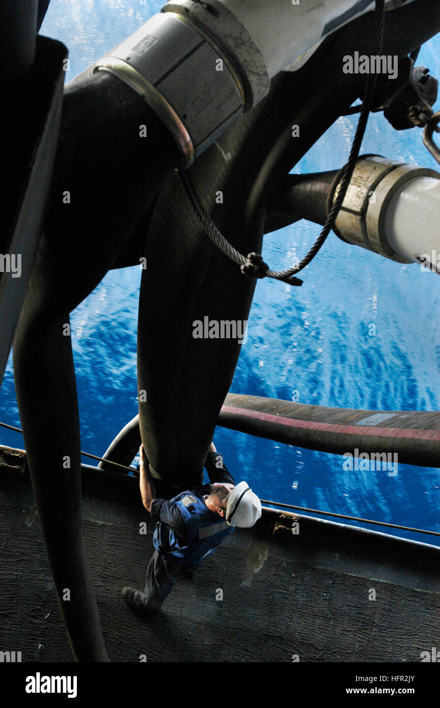 Close0in fuel rig hi-res stock photography and images - Alamy