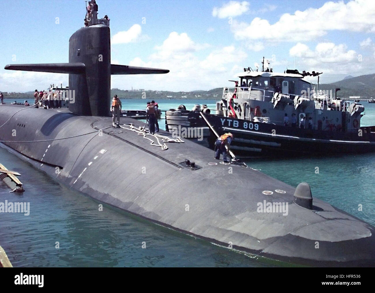 ohio-class-submarine-uss-maryland-ssbn-738 -pulls-into-the-naval-station-HFR536.jpg