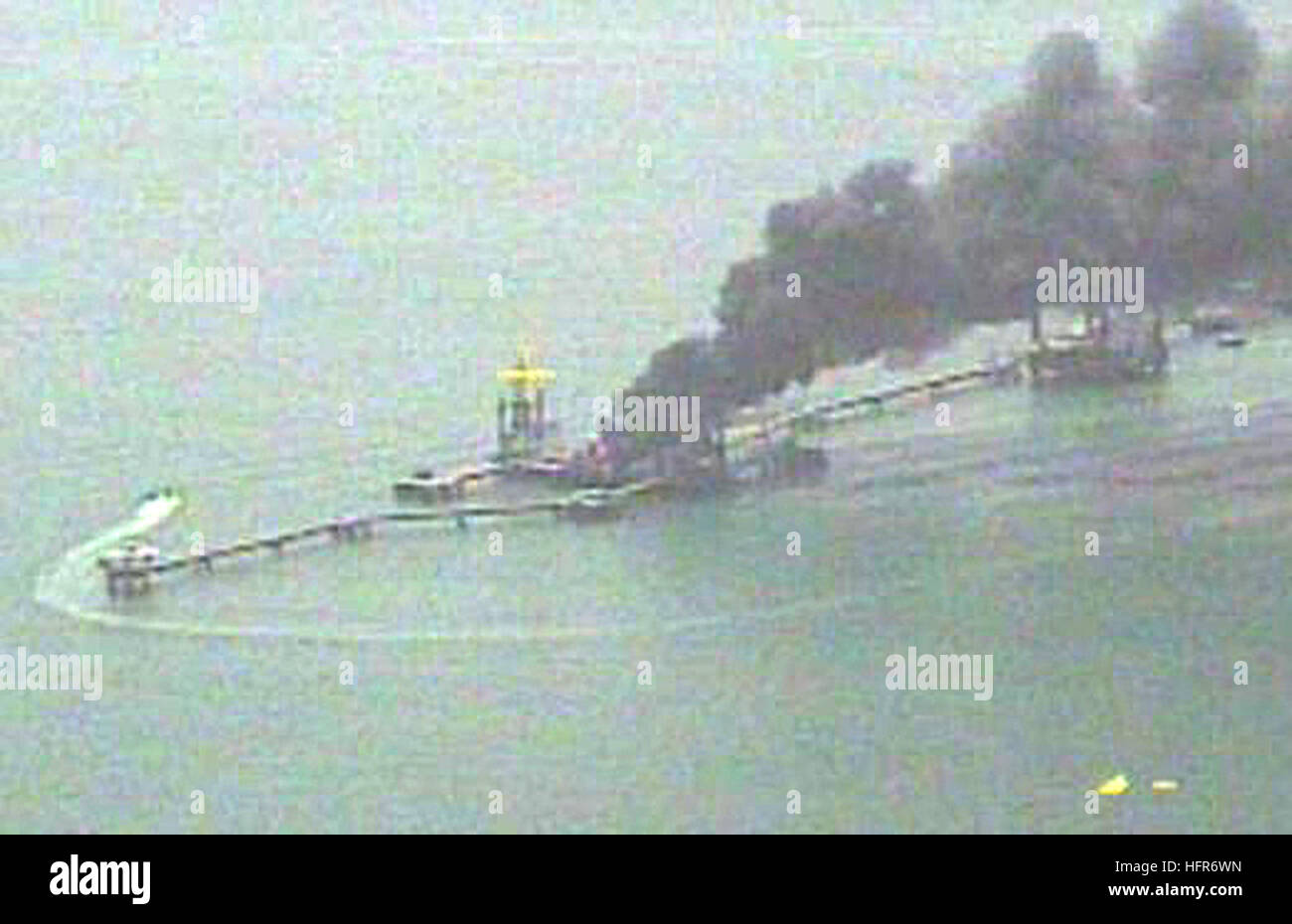 060526-O-99990-001 Khawer Al Amaya Oil Terminal, North Persian Gulf - A fire aboard the Iraqi Khawr Al Amaya oil terminal (KAAOT) burns in the North Arabian Gulf May 26, 2006.  Initial reports indicate that the fire was caused by contract work being performed on the terminal's pumping system.  Personnel aboard the terminal are being evacuated, with a small number remaining aboard to continue firefighting efforts. U.S. Navy photo (RELEASED) US Navy 060526-O-99990-001 A fire aboard the Iraqi Khawr Al Amaya oil terminal (KAAOT) burns in the North Persian Gulf May 26, 2006 Stock Photo