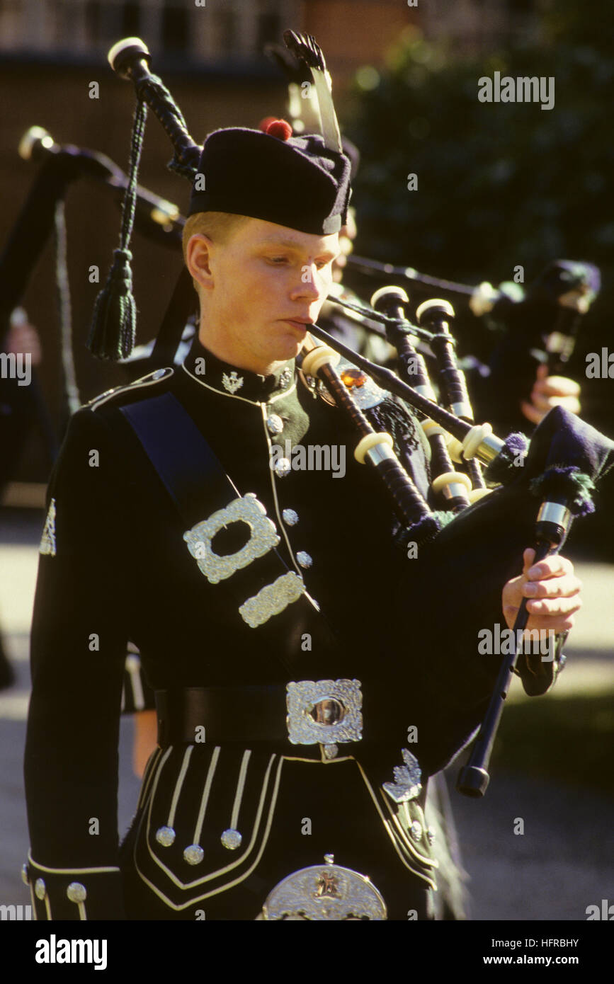 Scottish pipe band musicians in uniform Stock Photo Alamy