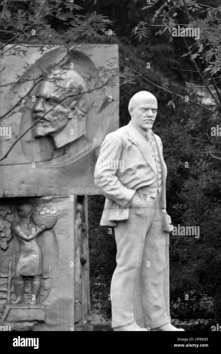 Leaders communism statue Black and White Stock Photos & Images - Alamy