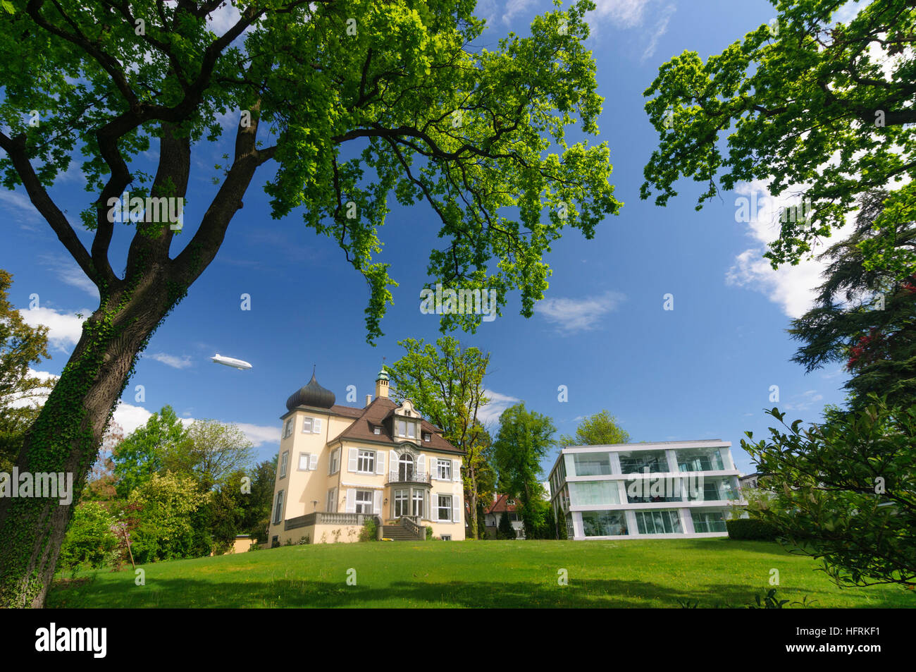 Konstanz, Constance: Villen mit Zeppelin NT, Bodensee, Lake Stock ... Konstanz, Constance: Villen mit Zeppelin NT, Bodensee, Lake Stock ...