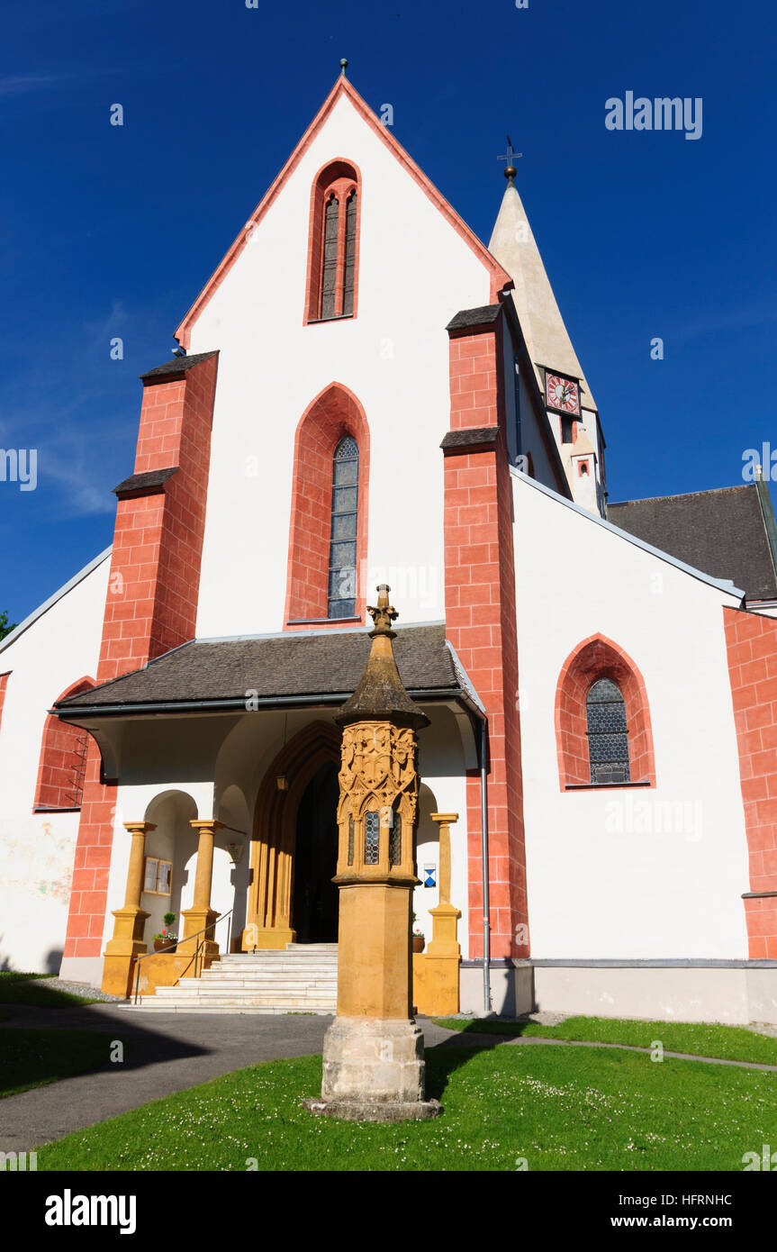 Murau: St. Matthäus parish church and gothic light column, Murtal, Steiermark, Styria, Austria Stock Photo