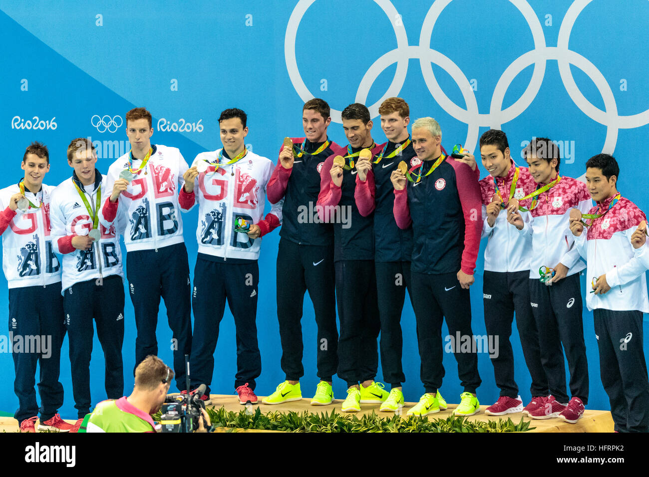 Rio De Janeiro Brazil 9 August 16 Team Usa Gold Medal Winners In The Men S 4x0m Freestyle Relay At The 16 Olympic Summer Games C Paul J Su Stock Photo Alamy Rio De Janeiro Brazil 9 August 16 Team Usa Gold Medal Winners In The Men S 4x0m Freestyle Relay At The 16 Olympic Summer Games C Paul J Su Stock Photo Alamy