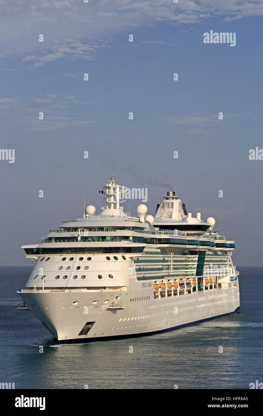 Royal Caribbean International Cruise ship 'Jewel of the Seas' entering harbour, Bridgetown, Barbados Stock Photo