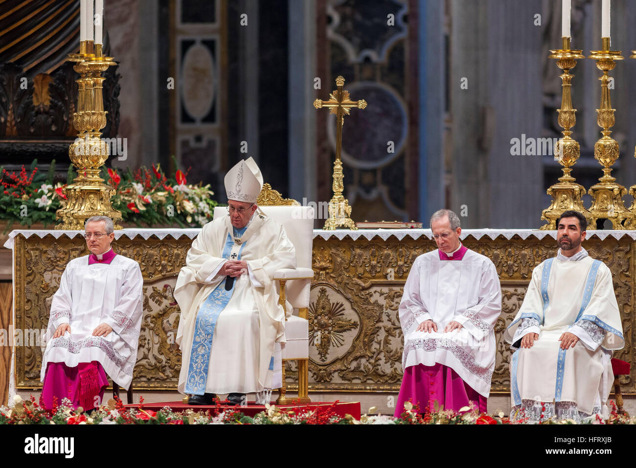 World welcomes 2015 Saint peters fire hi-res stock photography and images - Alamy