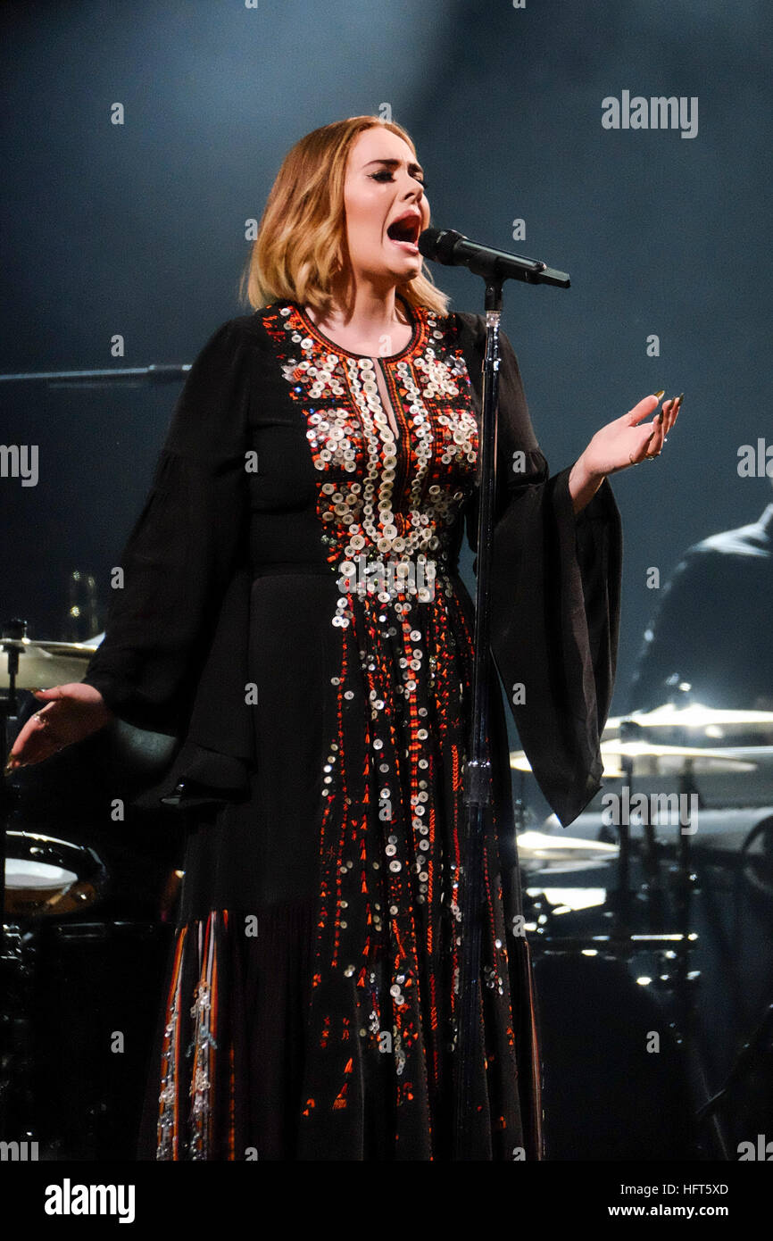 Adele headlines Glastonbury Festival, Pilton. on 25/06/2016 . Pictured: Adele, Adele Laurie Blue Adkins MBE Stock Photo