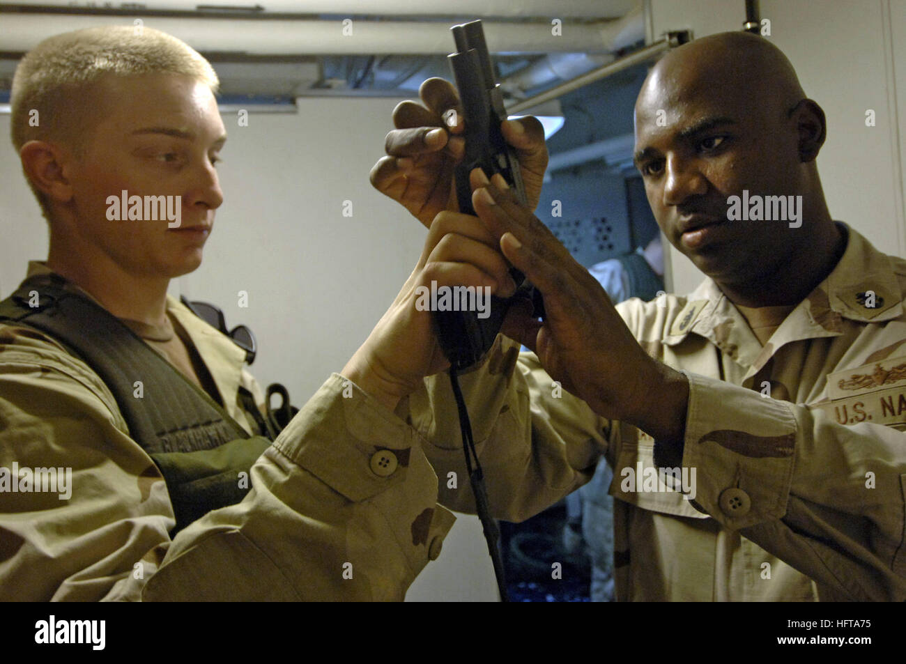061118-N-8148A-271 Arabian Sea (Nov. 17, 2006) - U.S. Navy Gunner's ...