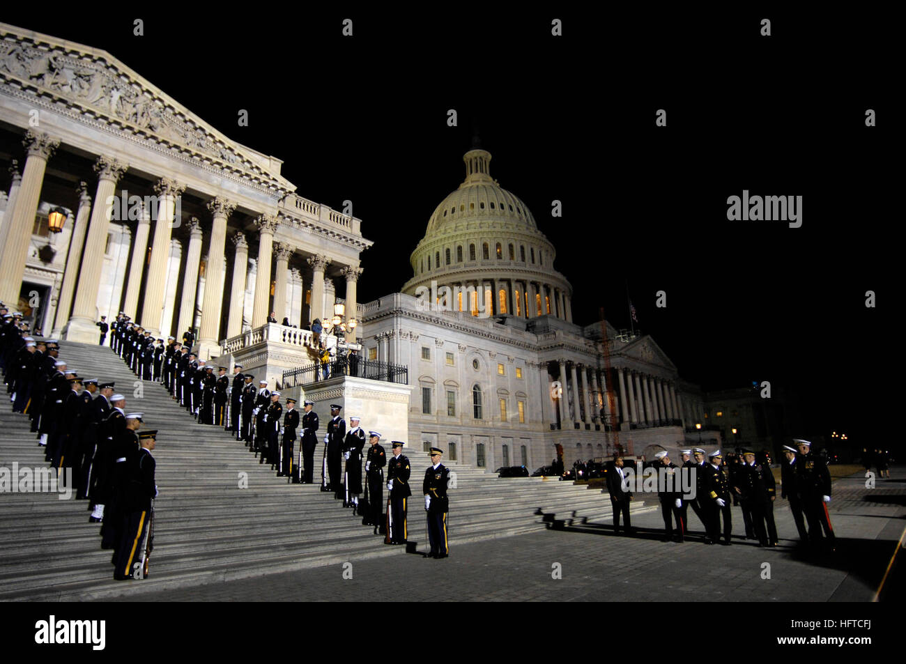 061230-F-0193C-010 Washington, D.C. (Dec. 30, 2006) Ð The Joint Chiefs of Staff prepare for the arrival of the casket containing the body of former U.S. President Gerald Ford at the bottom of the East Steps to the U.S. House of Representatives, at the U.S. Capitol, for a memorial service. Ford died at his home in Rancho Mirage, California, Dec. 26 at the age of 93. A private interment service is scheduled for Jan. 3 at the Gerald R. Ford Presidential museum in Grand Rapids, Mich. Dept. of Defense photo by Staff Sgt. D. Myles Cullen (RELEASED) US Navy 061230-F-0193C-010 The Joint Chiefs of Staf Stock Photo