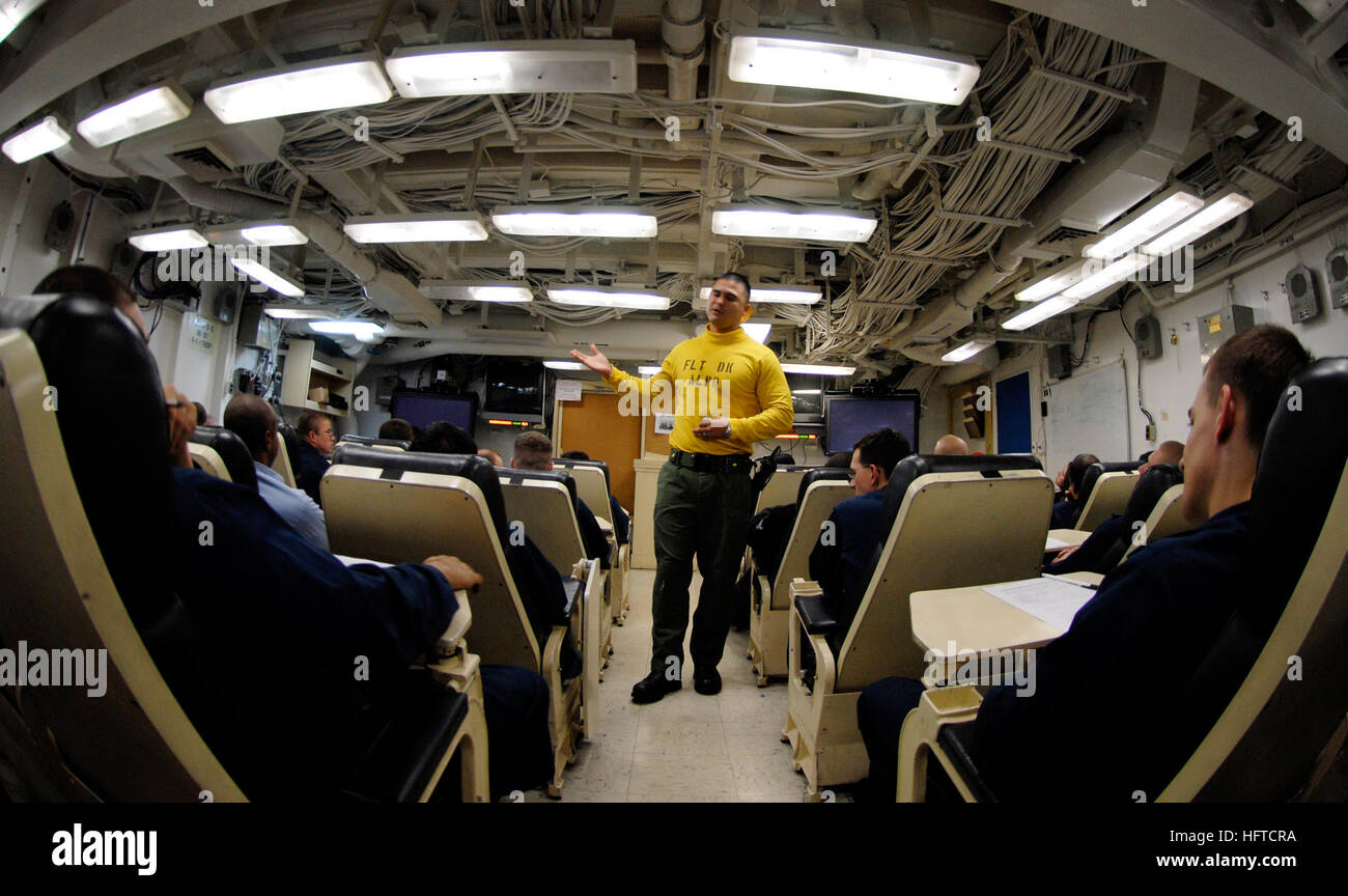 070109N9689V001 Persian Gulf (Jan. 9, 2007) Aviation Boatswain's