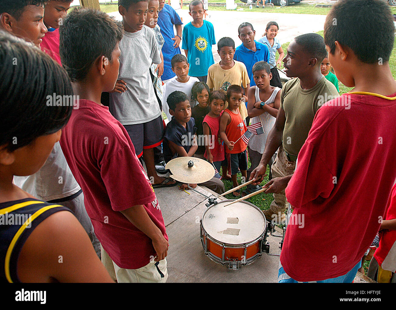 Military snare drum hi-res stock photography and images - Alamy